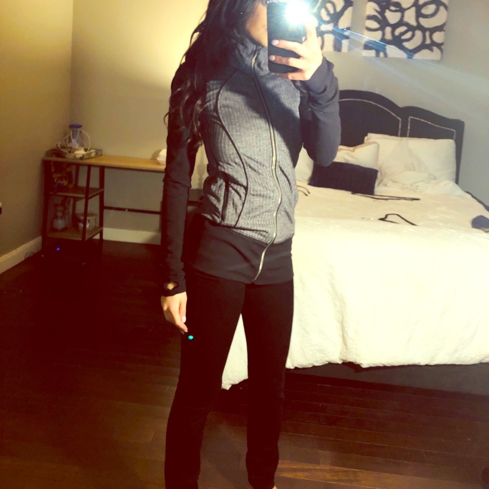 Black and gray Lululemon zip up jacket✨